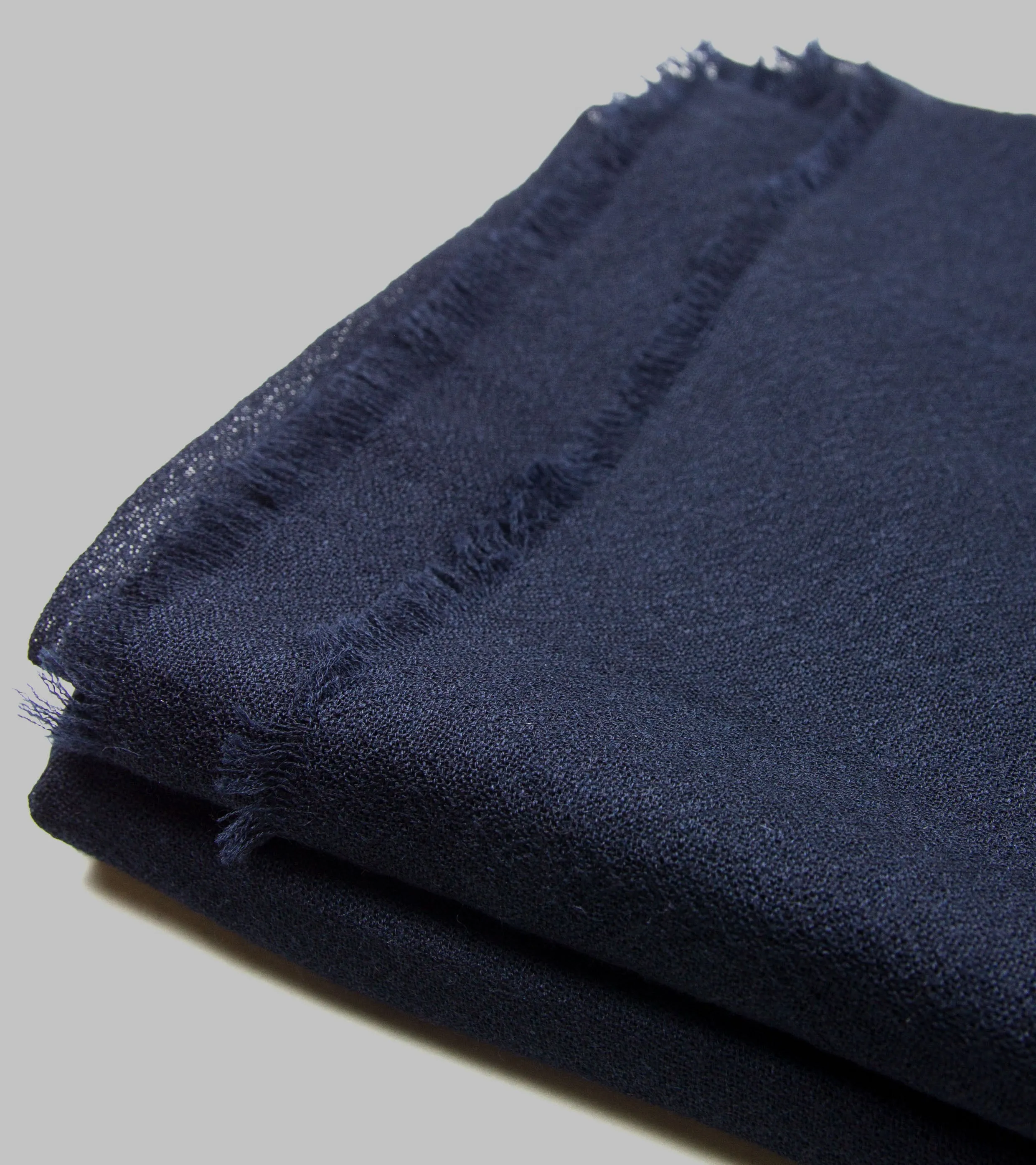 Bryceland's Cashmere Scarf Navy