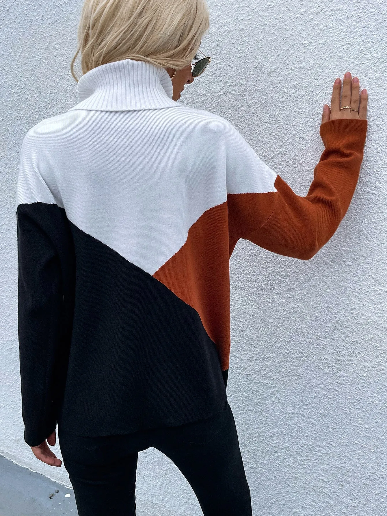 Color Block Dropped Shoulder Turtleneck Sweater