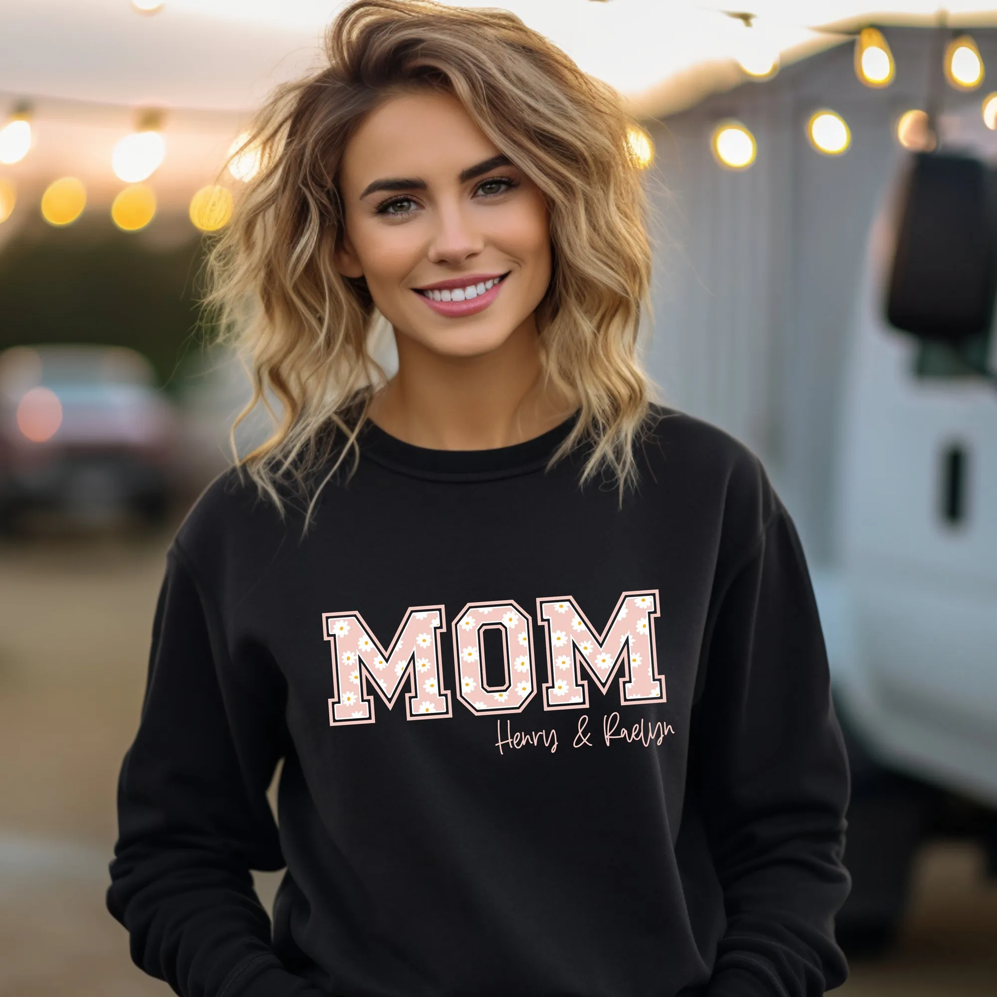 MOM Pink Daisy -  PERSONALIZED HOODIE/CREWNECK