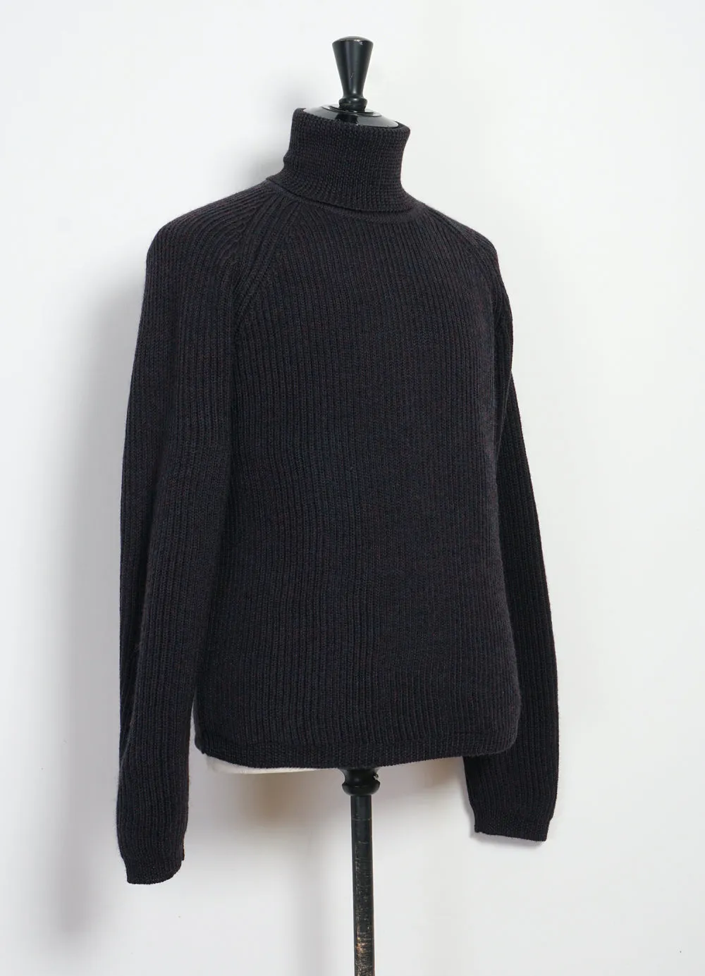 PELLE | Heavy Knit Turtleneck | Night