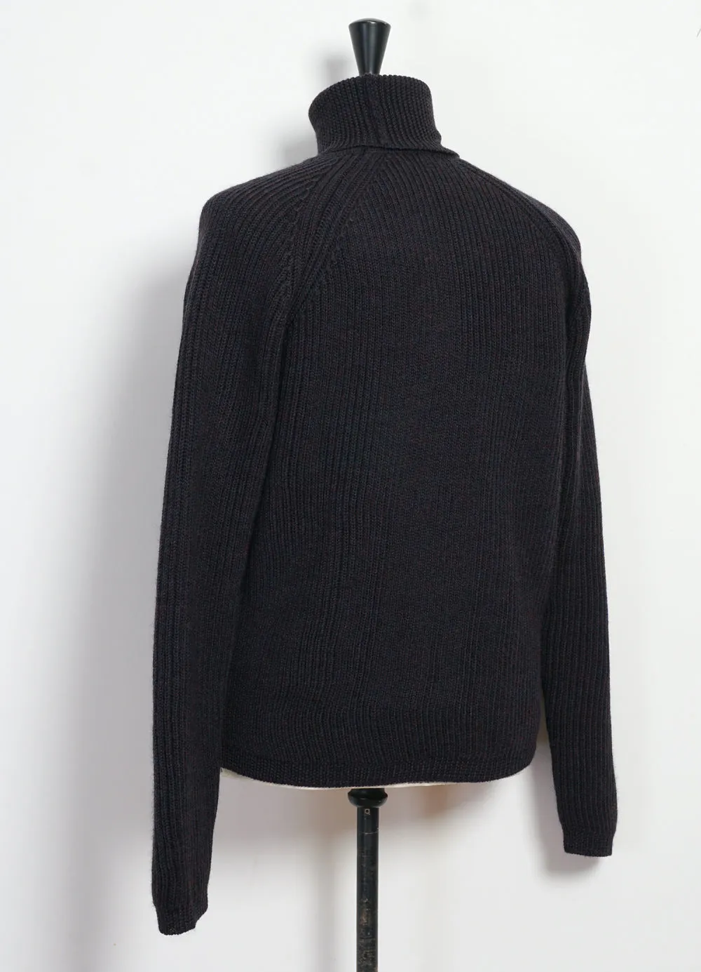 PELLE | Heavy Knit Turtleneck | Night