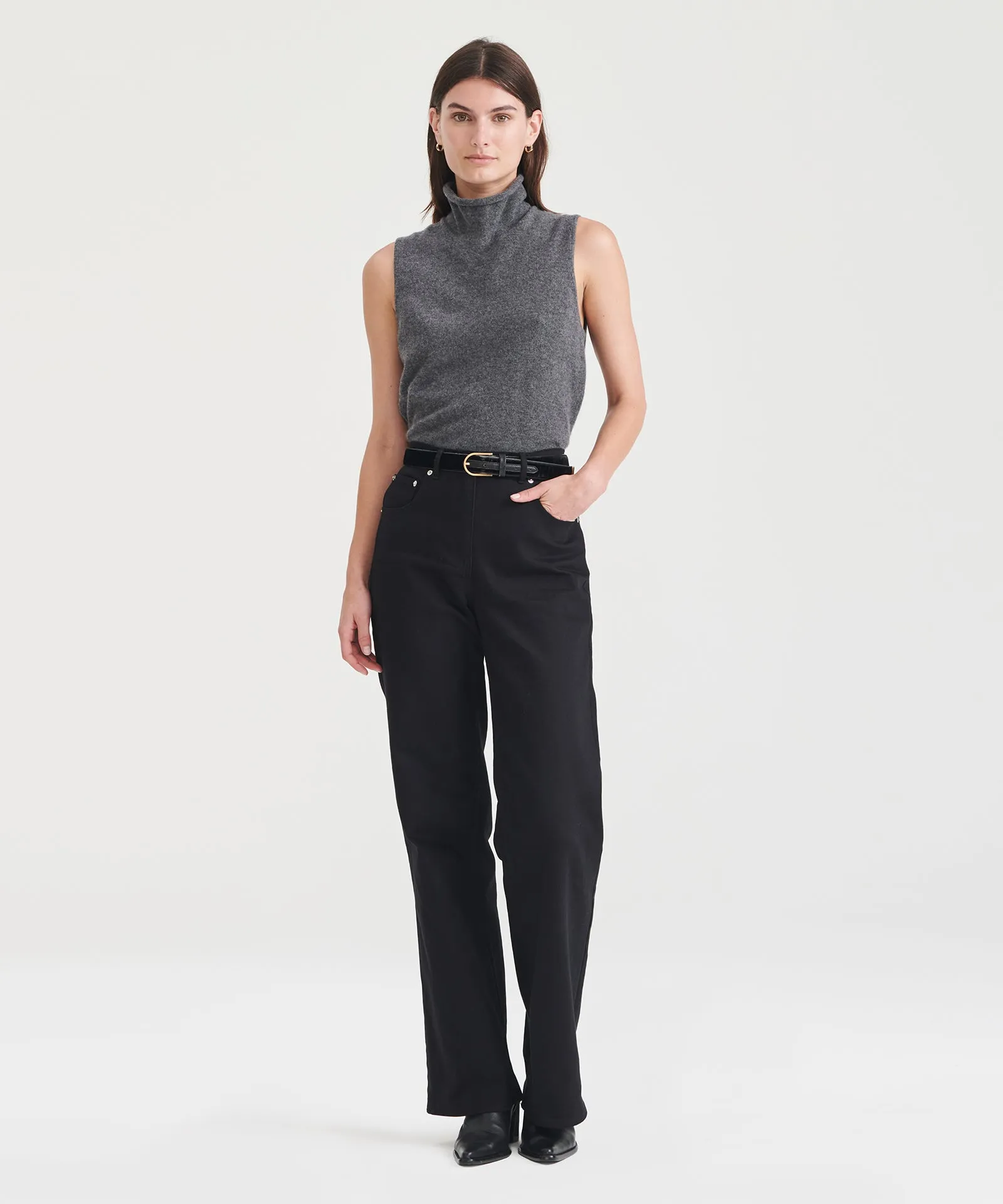 Signature Cashmere Sleeveless Turtleneck